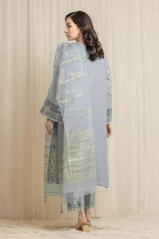 New Embroidery beautiful Artical Lawn 3pc