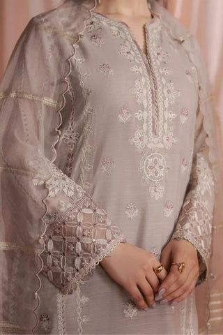 New Embroidery beautiful Artical Lawn 3pc