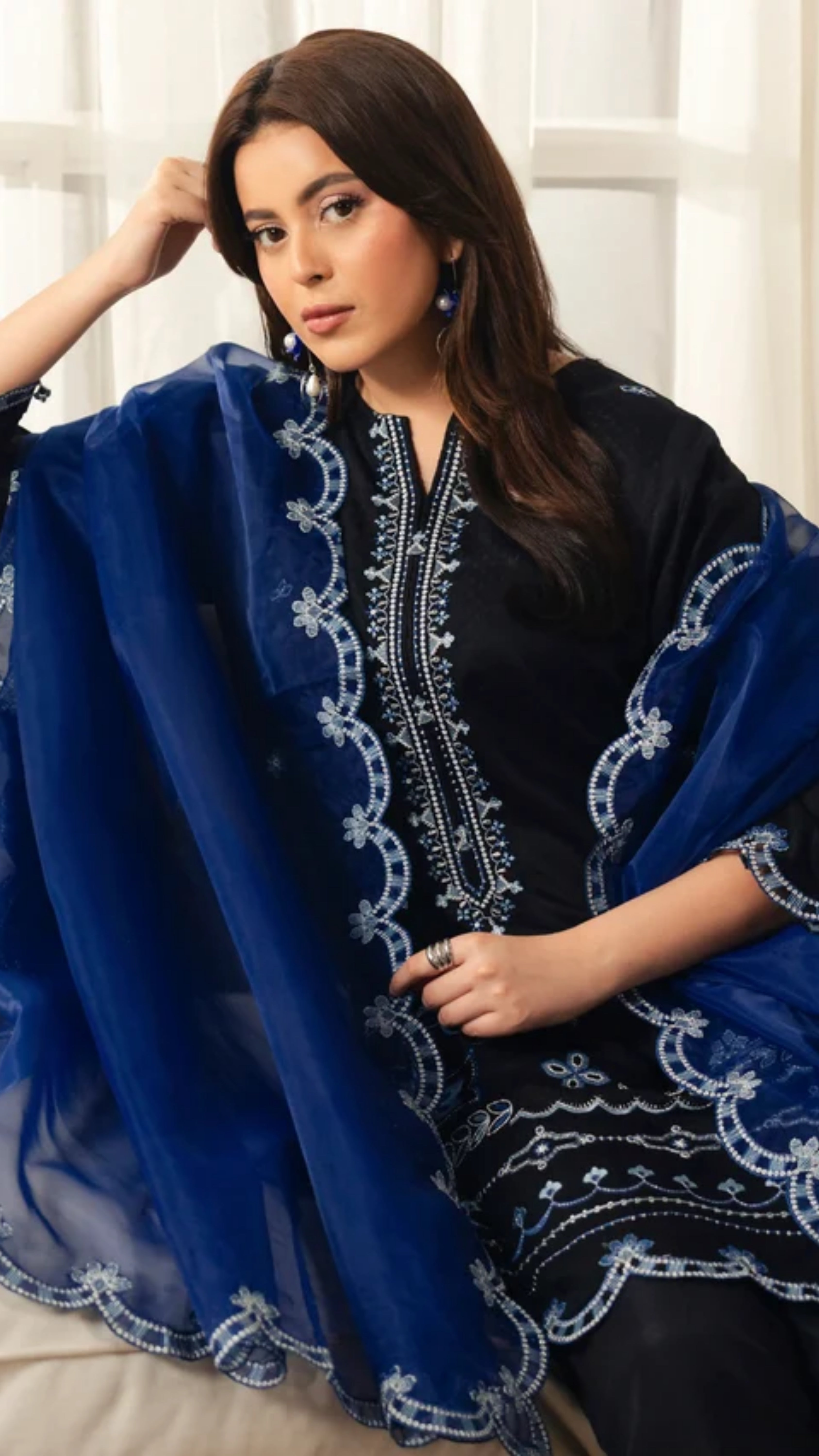 Royal Embroidery Lawn 3pc