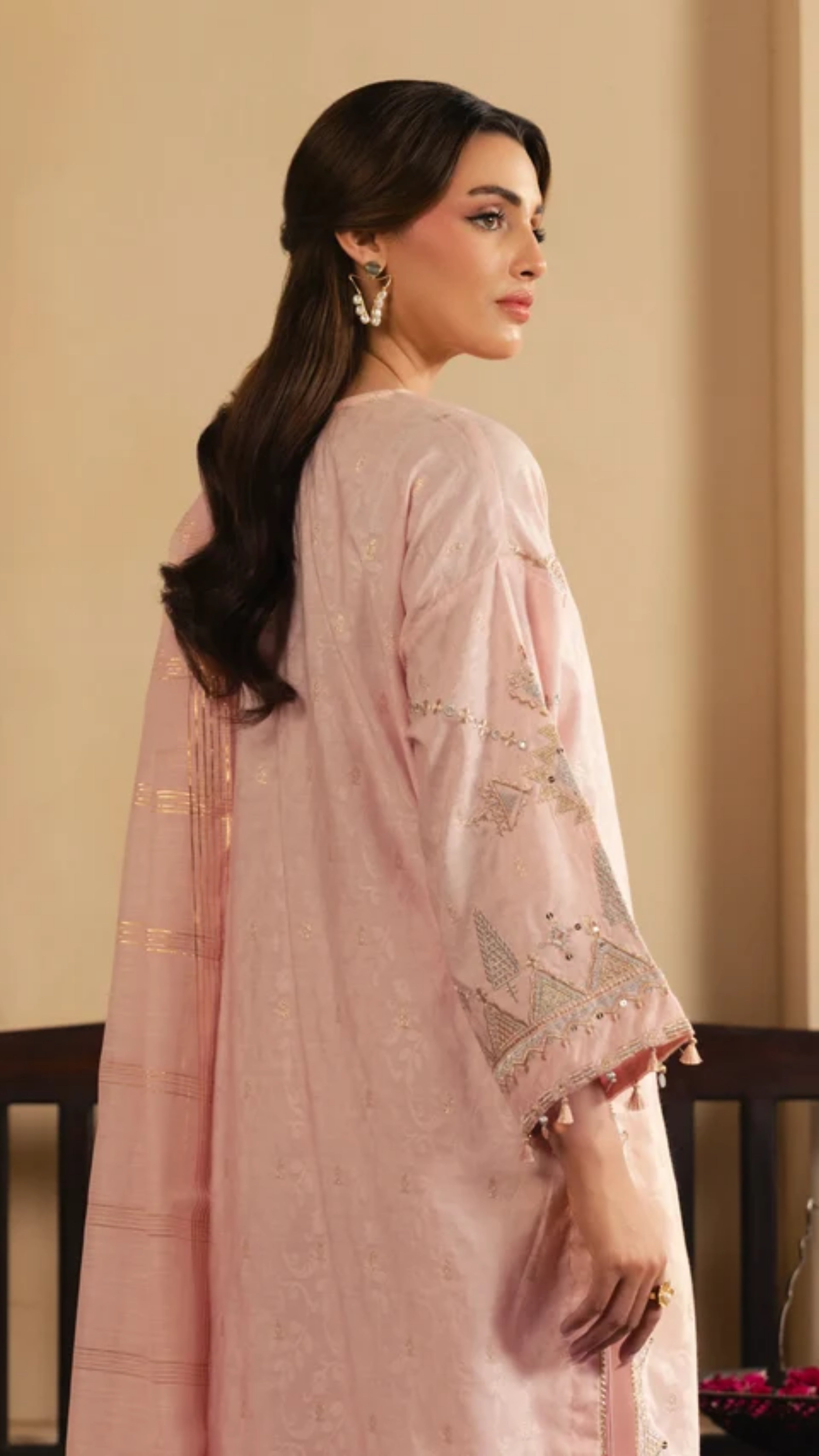 Royal Embroidery Lawn 3pc