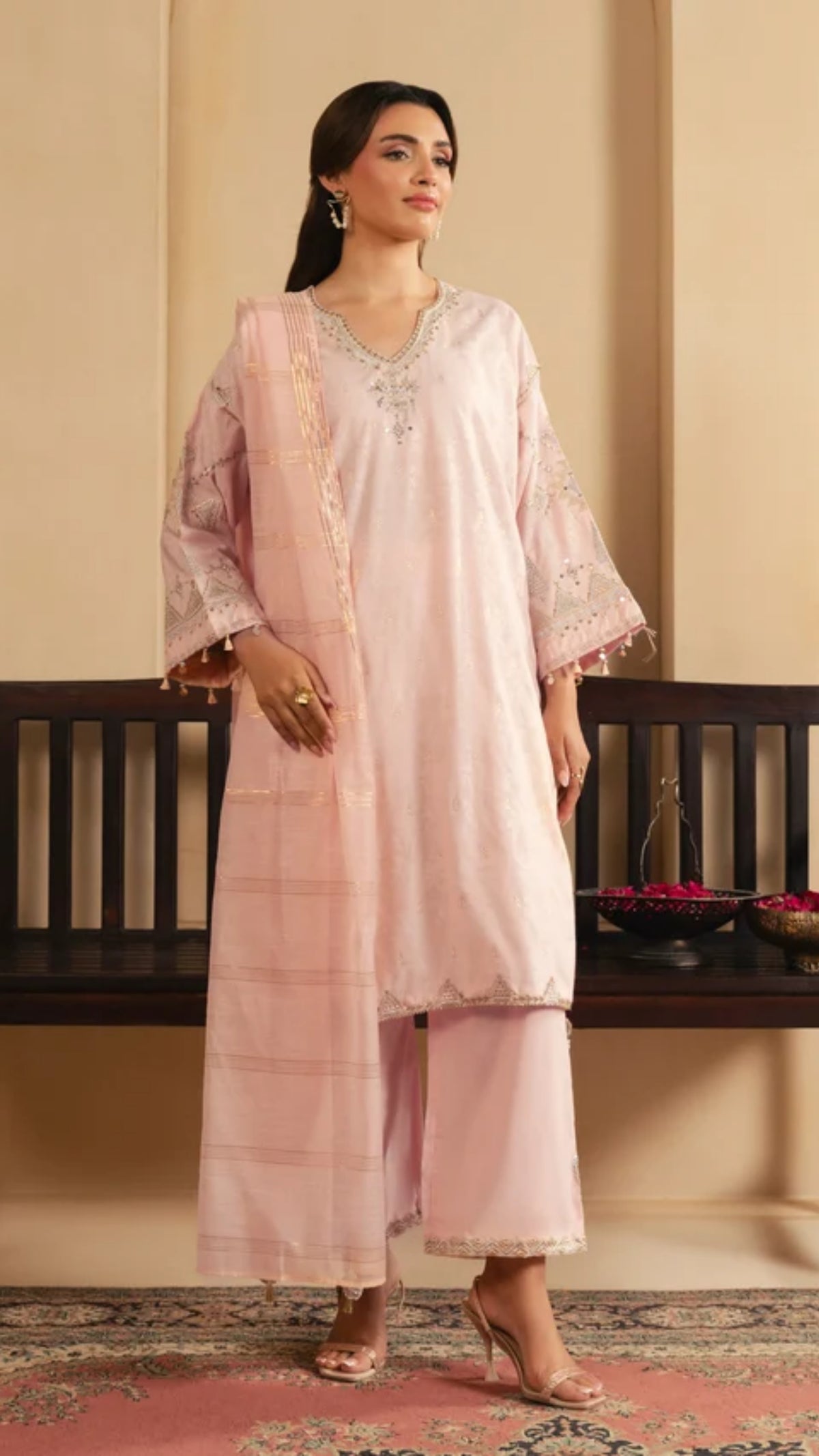Royal Embroidery Lawn 3pc