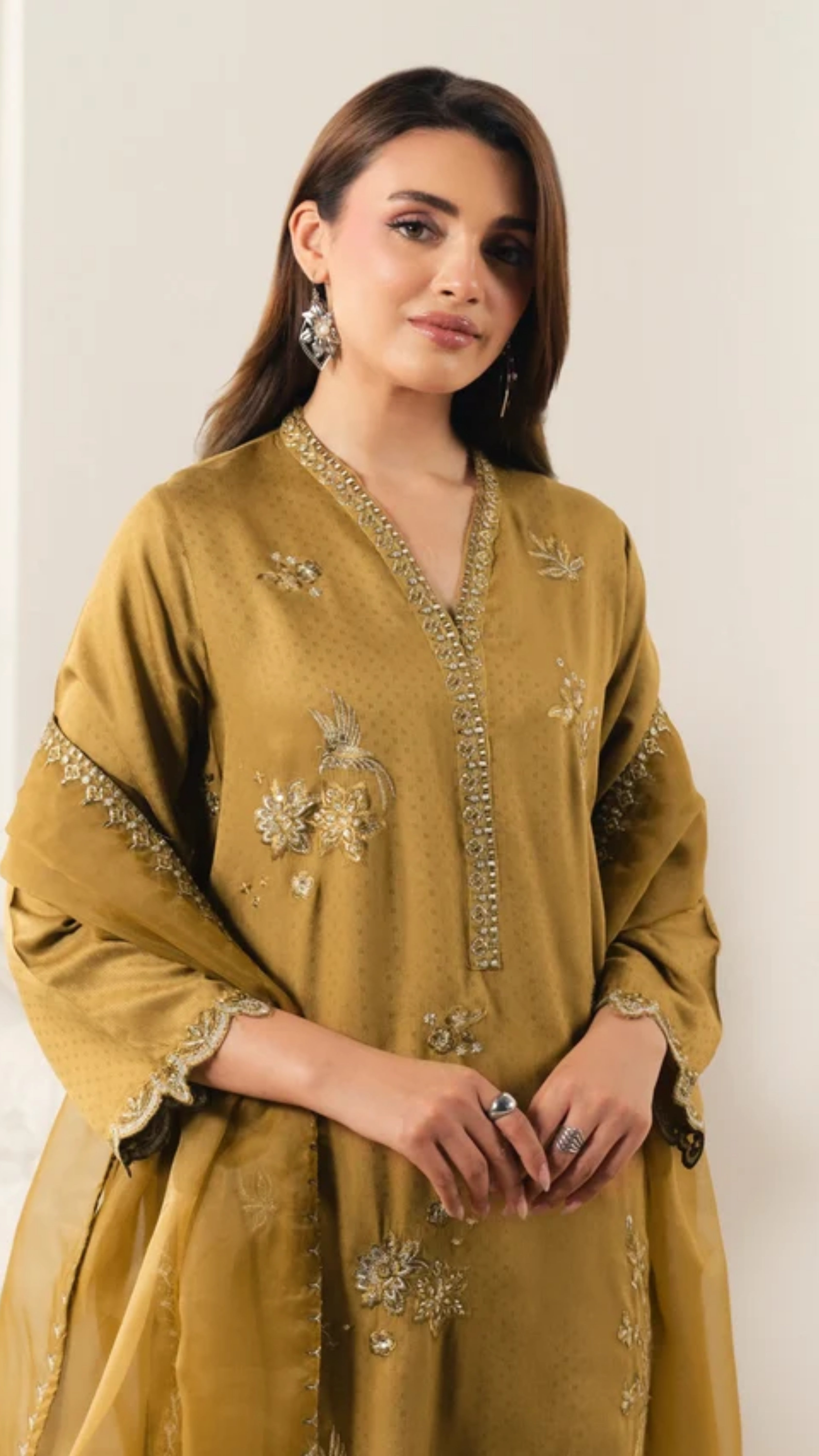Royal Embroidery Lawn 3pc