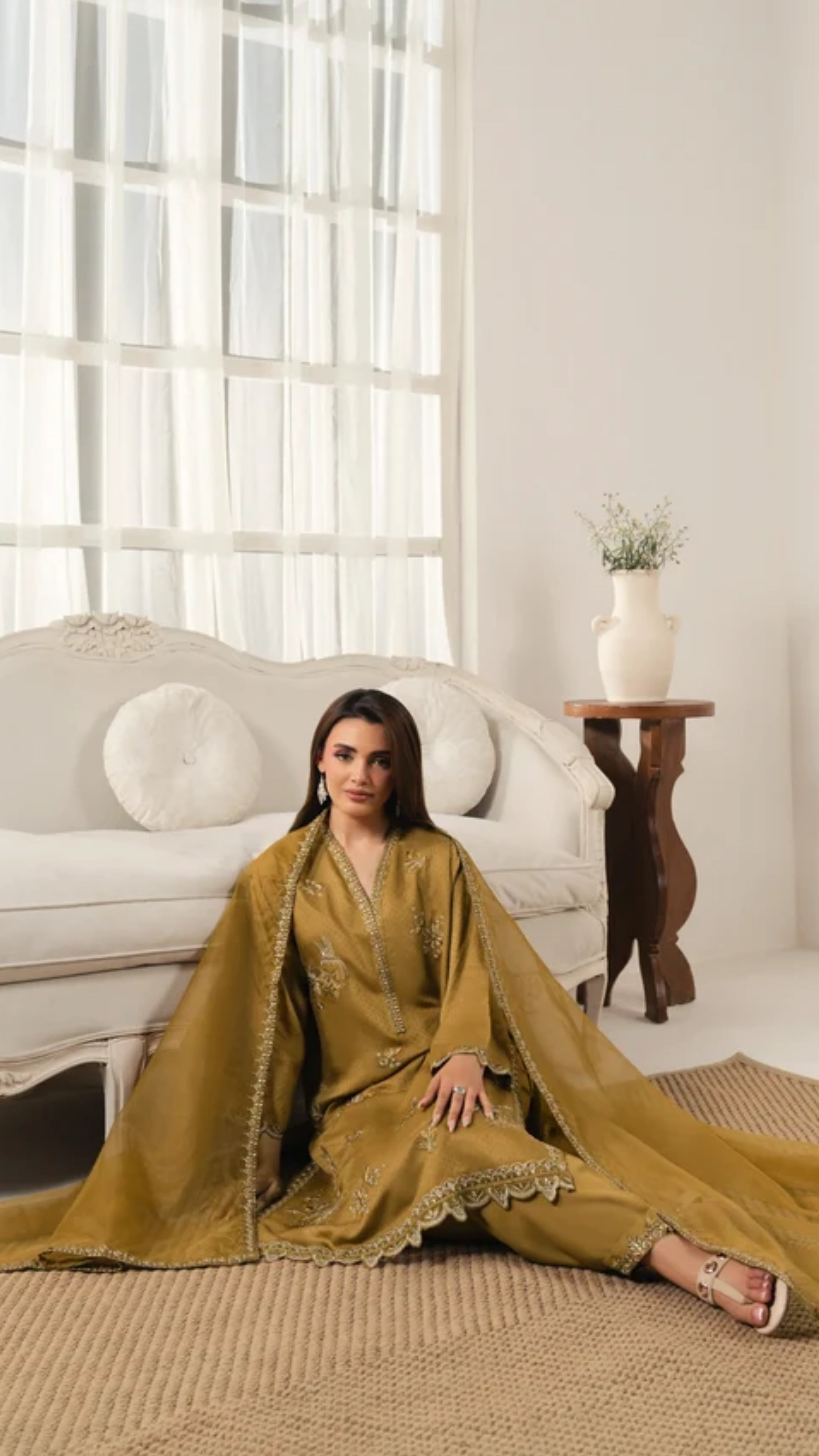 Royal Embroidery Lawn 3pc