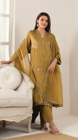 Royal Embroidery Lawn 3pc