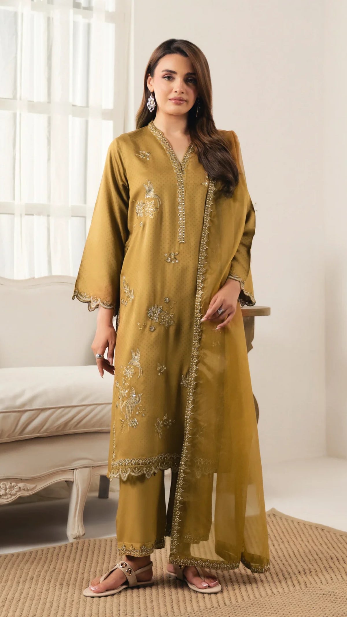 Royal Embroidery Lawn 3pc