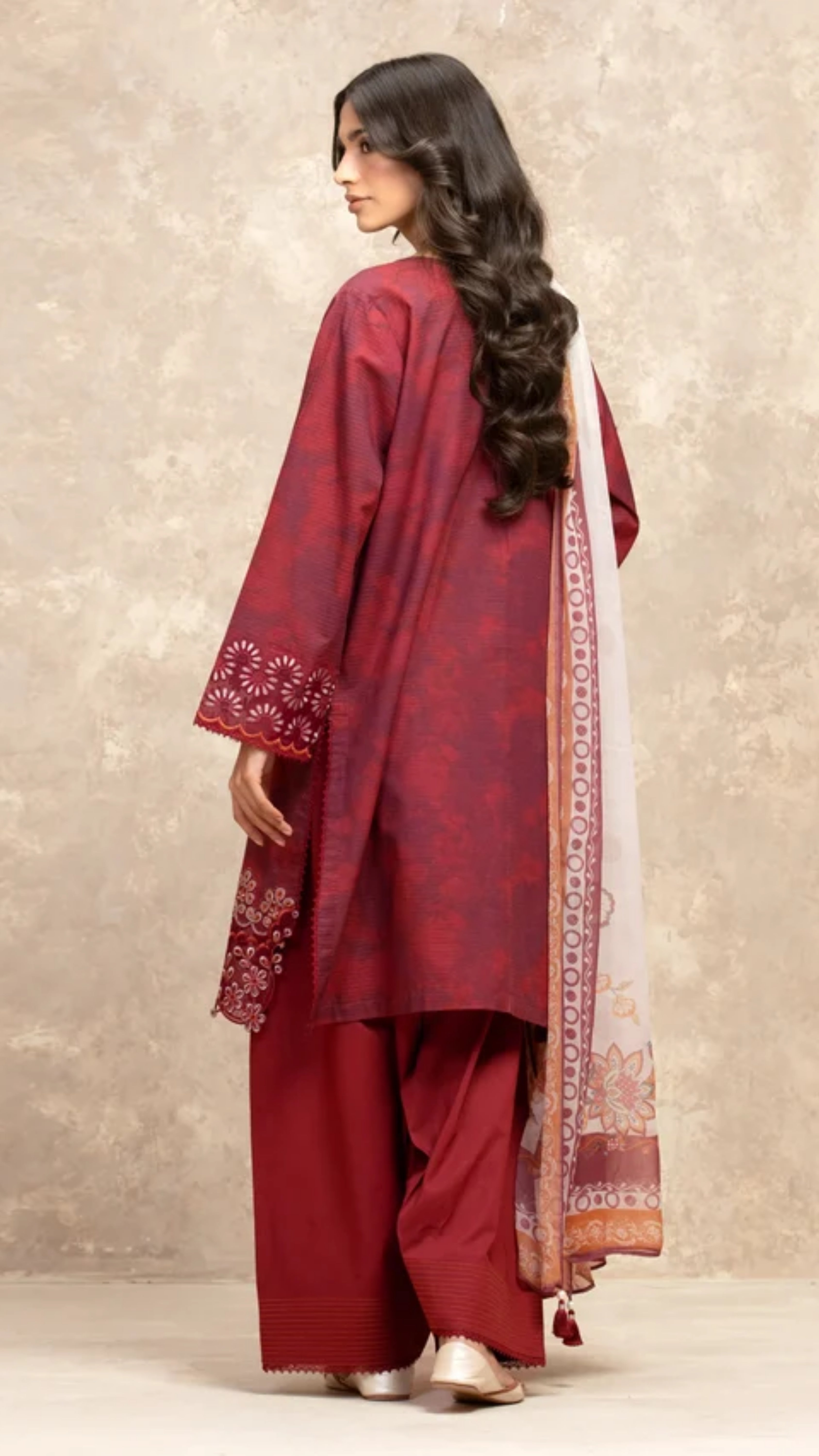 Royal Embroidery Lawn 3pc