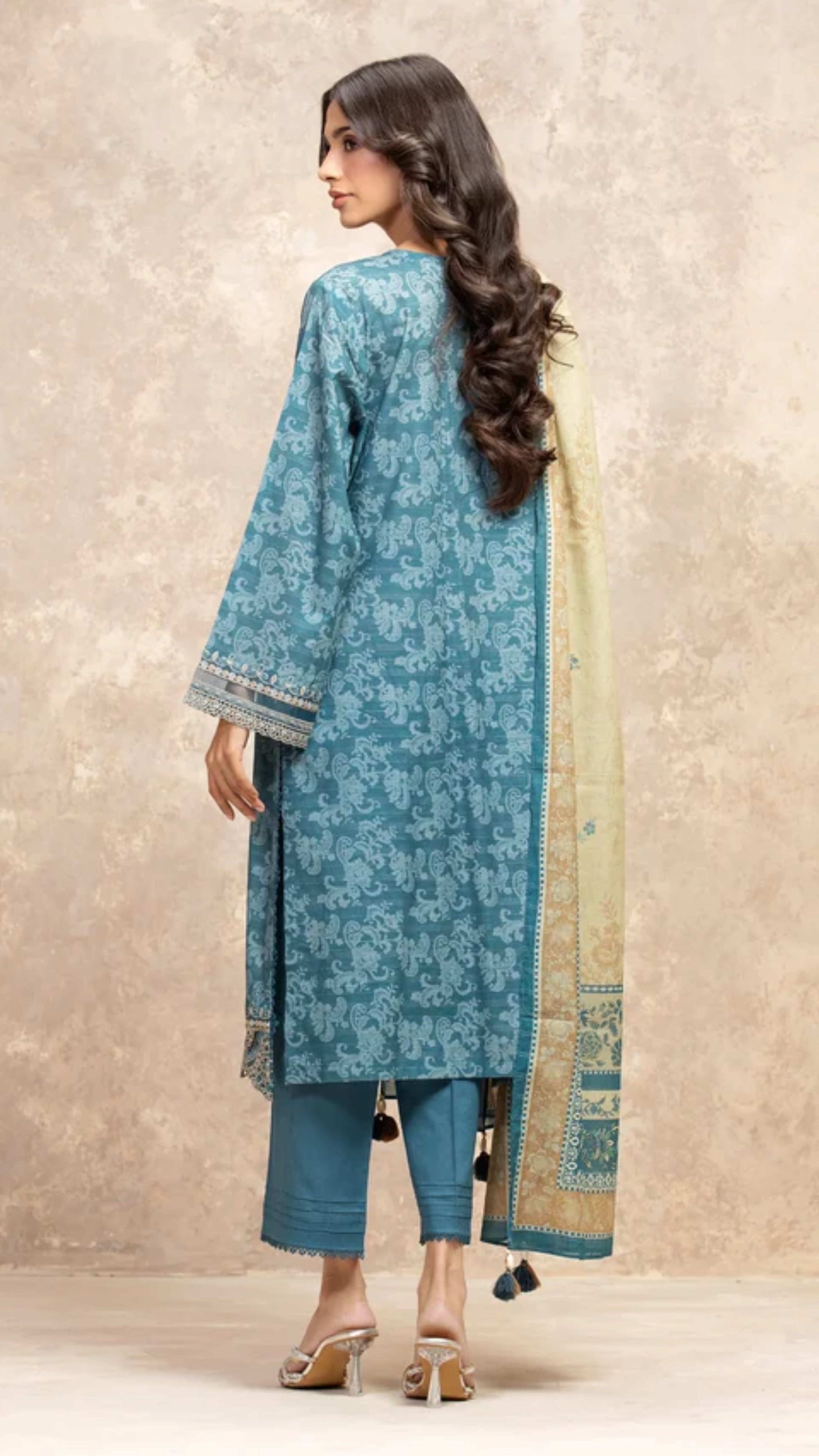 Royal Embroidery Lawn 3pc