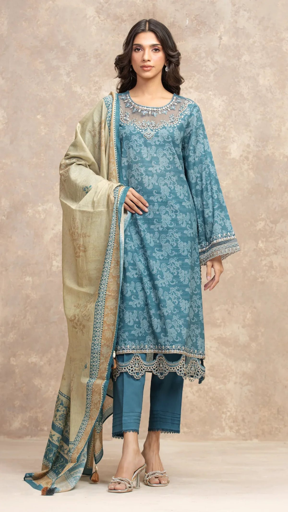Royal Embroidery Lawn 3pc