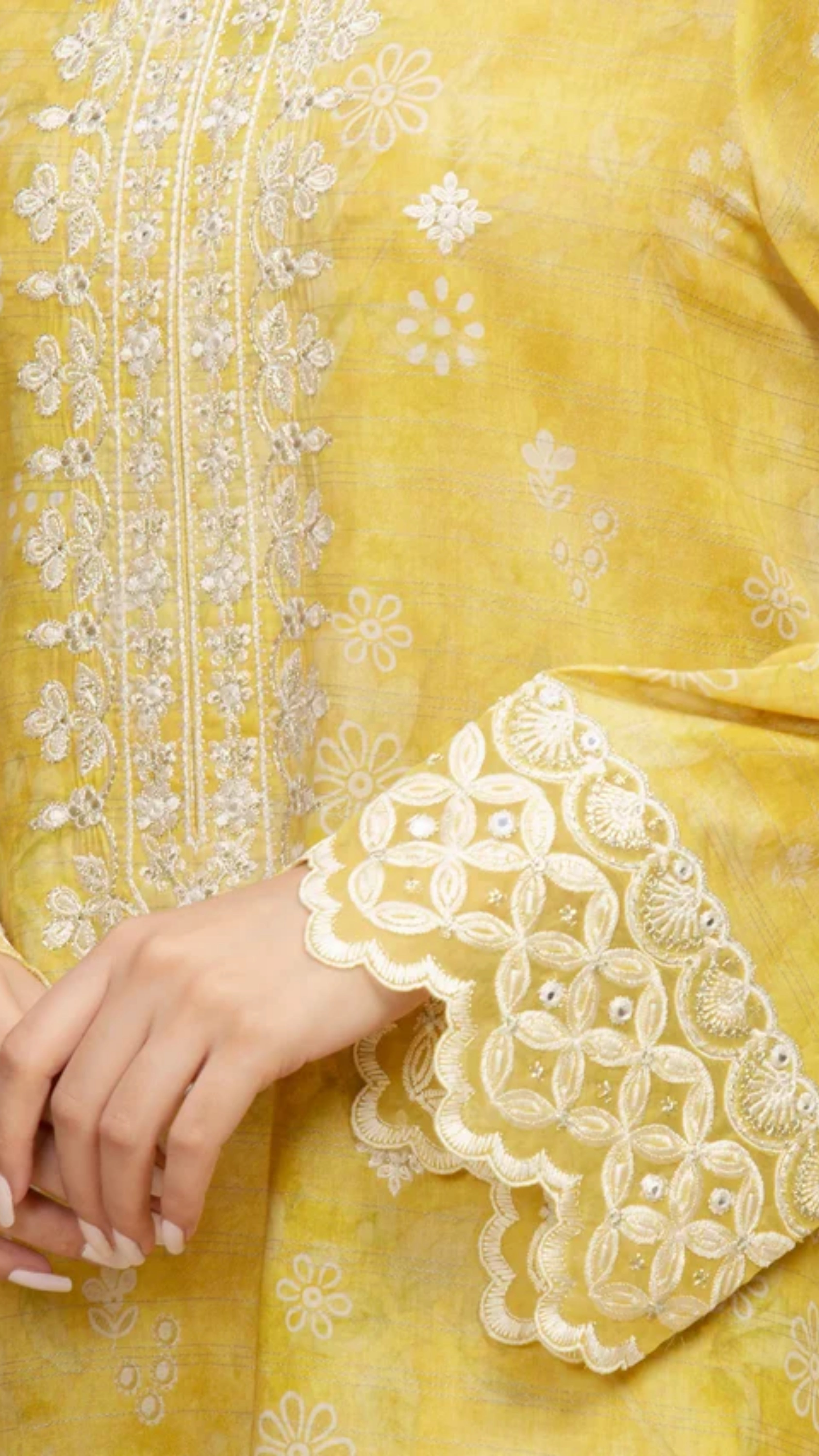 Royal Embroidery Lawn 3pc