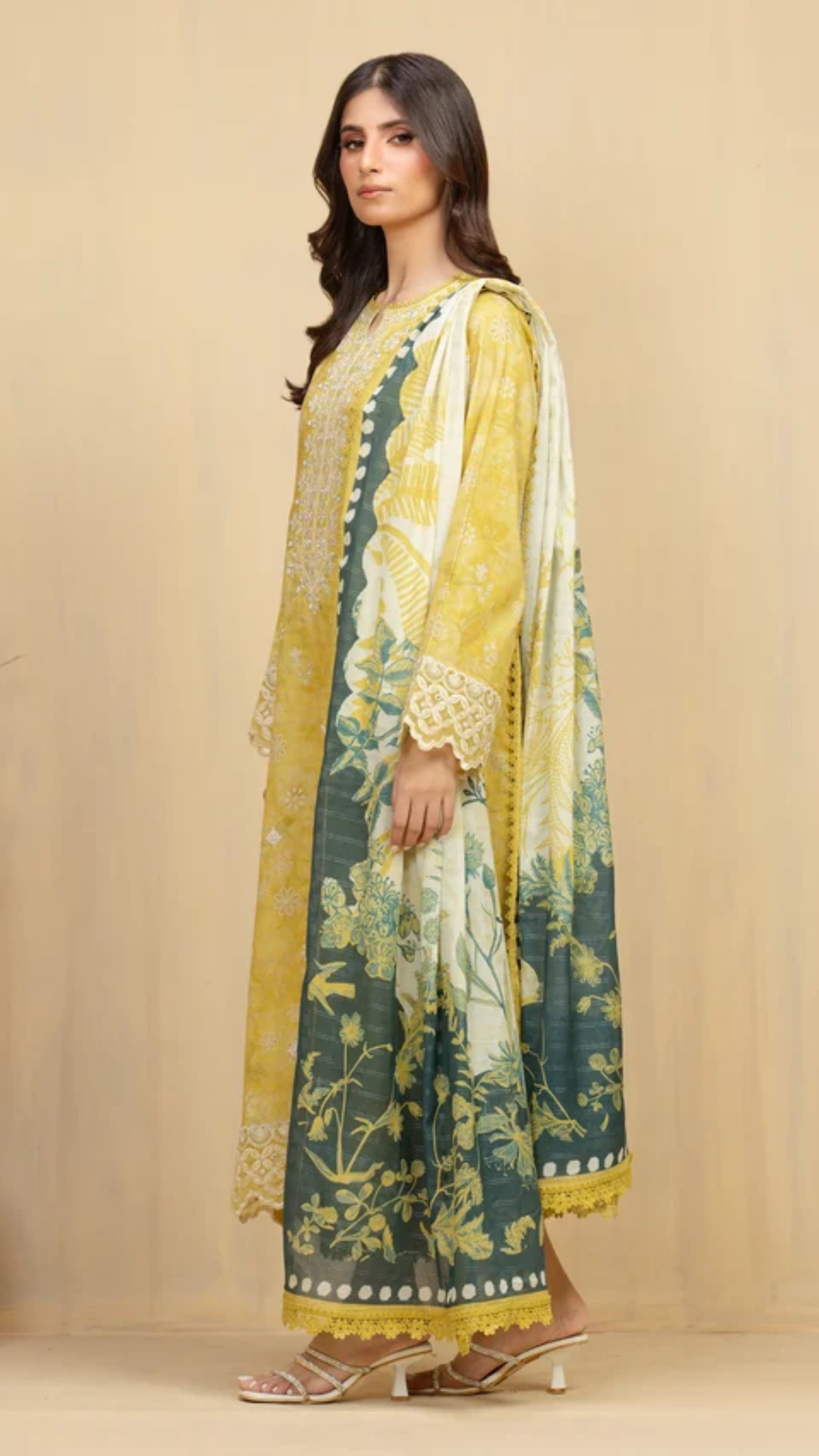 Royal Embroidery Lawn 3pc